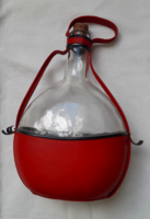 Retro, piros műbőr borítású laposüveg / demizson / butella