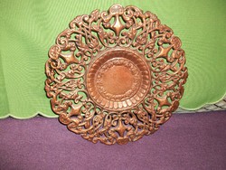 Csipkézett bronz fali tányér