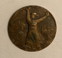 Lidice 1942-1967 bronz emlékérem, plakett