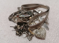 Tört Ezüst / Ajándék Ezüst Medál + 1 db Ajándék Ezüst Vékony Gyűrű