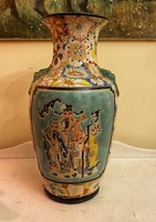 About one forint - a large Chinese vase