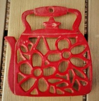 Régi öntött vas piros edény alátét teáskanna forma +1 másik
