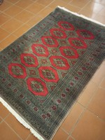 195 x 125 cm kézi csomózású Bochara szőnyeg eladó