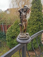 Női akt, korinthoszi oszloppal - bronz szobor