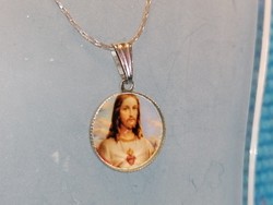 Jézust ábrázoló kis medál (181)