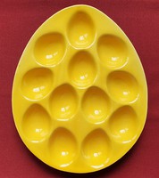 Tojás alakú tojástartó tojás kínáló tál húsvéti tányér