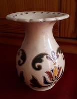 Áttört szélű Bozsik kerámia váza (Kunszentmárton)