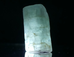 Természetes akvamarin, nyers kristály darab. 2,9 gramm
