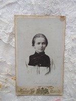 Antique Hungarian cdv / business card / hardback photo young lady portrait kozma gy. Újpest is around 1910