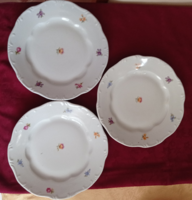 3 small-flowered Zolnay flat plates, 24 cm in diameter