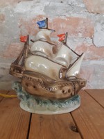 Porcelán hajó lámpa