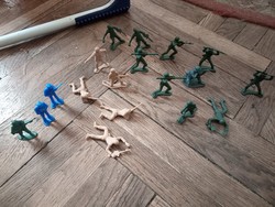 20 darab retro műanyag játék katona