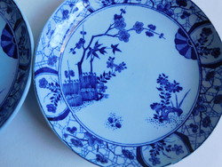 Creil & montereau xix. Century pale blue faience plates with oriental pattern
