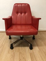 Retro, mid-century modern piros színű, karfás íróasztal szék fotel