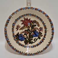 Sándor Mónus, Hódmezővásárhely unmarked, folk ceramic wall plate with colorful bouquet pattern (2124)