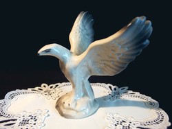 Különleges Art Deco, jelzett porcelán sas madár