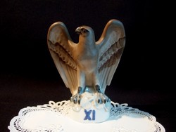 Nagyon régi, jelzett Csehszlovák porcelán sas madár 16 cm magas