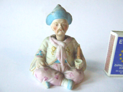 Régi, picike, mini keleti, pagoda biszkvit porcelán figura bólógató fejjel
