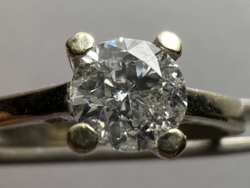 1 Forintról! Briliáns Arany gyűrű 0,5 ct fehér kővel, oldalában 4 db kis gyémánt kővel (0.04ct) 1,5g