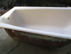 Old enamelled cast iron foot tub