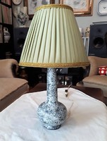 Foglalva! Retro iparművészeti kerámia  lámpa, korabeli ernyővel,  28 cm lámpatest, 40 cm ernyővel
