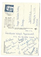 A Fradi női kézilabda csapata, (a válogatott játékosai is) sajátkezű aláírása képeslapon. 1974.