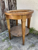 Classic wooden shaped round wooden salon table