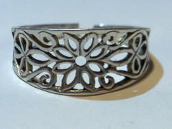 Gyönyörű ezüst gyűrű magyar fémjeles virág és növényi inda motívumos szecessziós hangulatú