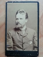 Antik férfi fotó Szerdahelyi fényképész Budapest Albrecht út műhelyéből 1880