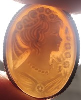 Camea, cameo, mother of pearl. Camo, brooch badge in silver frame, as a gift! Beautiful jewelry !! Sale final price