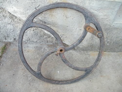 Cast iron well wheel