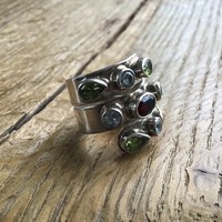 Kézműves ezüst gyűrű ékkövekkel, gránát, akvamarin, citrin