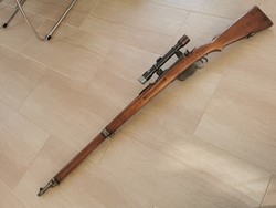 Hosszú Steyr M95 puska távcsövével, hatástalanítva
