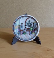Japán jelenetes kicsi porcelán dísztányér 5,5 cm (1/p)
