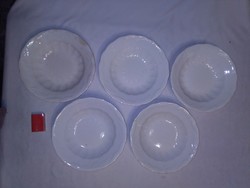 Öt darab régi, fehér, domború búzakalász mintás gránit mély tányér - együtt