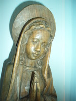 Vintage faragott fa Mária szobor