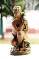 Antik szobor: Ülő akt korsóval - terrakotta