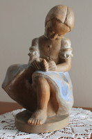 Olt Margit kislány kerámia szobor
