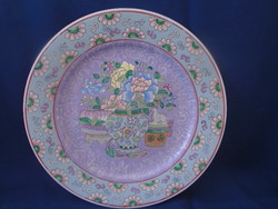 Antique Chinese porcelain plate from the Daoguang emperor's era (1821-1850)