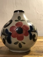 Small vase-jug with flower pattern t-180