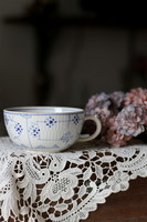 Sarreguemines tea cup with immortelle decor