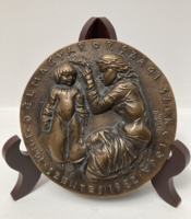 Valéria Tóth Valéria Tóth (1943-) bronze plaque