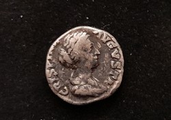 Római ezüst érme.