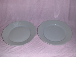 Old white porcelain serving pair 30 cm (afp)