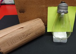 Edison carbon fiber bulb, old made, in original packaging, new, flawless.