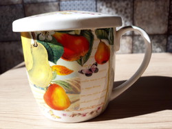 Ceramic teacup with lid