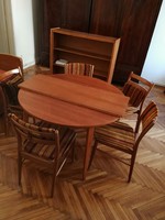 Fa asztal hat székkel