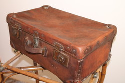 Vintage Bőrönd marhabőrből, szegecselt
