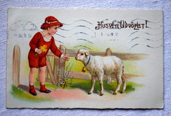 Régi Húsvéti üdvözlő képeslap kisfiú  bárány