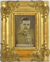 1H942 antique photography soldier photo (frame circa 1850.)